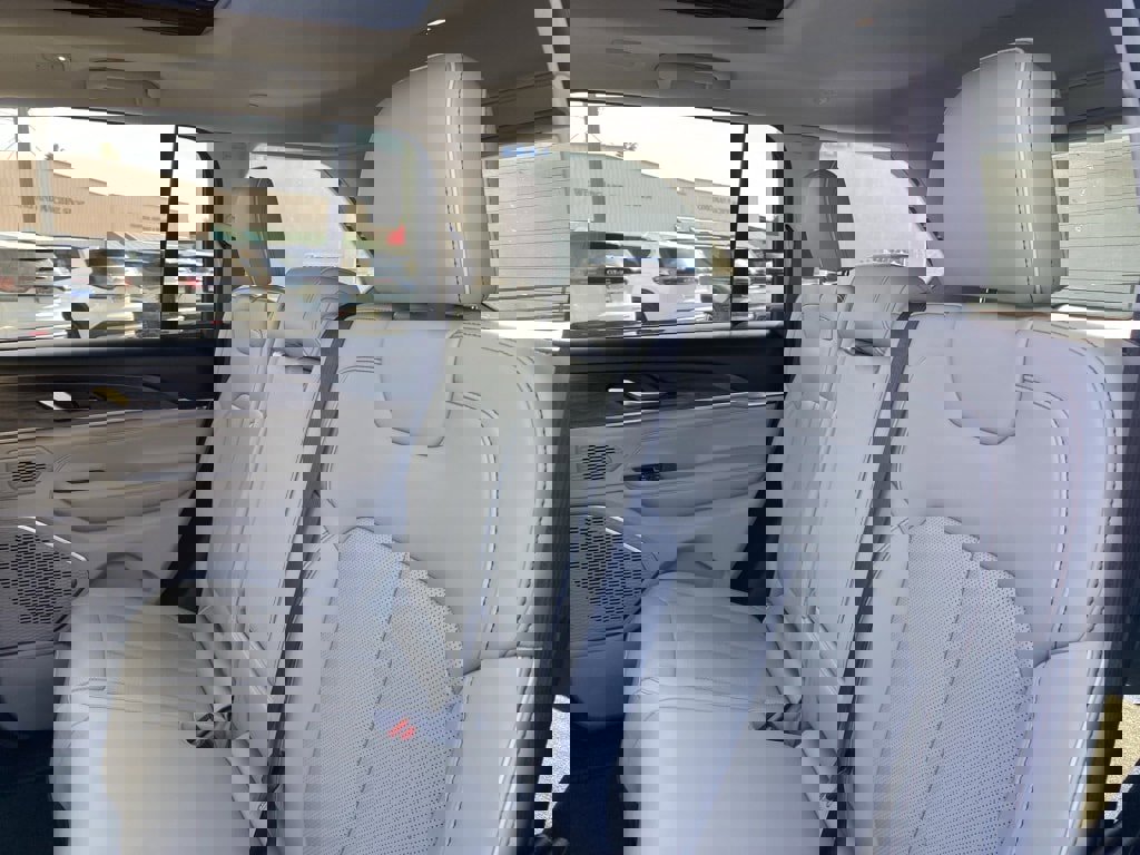 Used 2022 Jeep Grand Cherokee Overland image 16