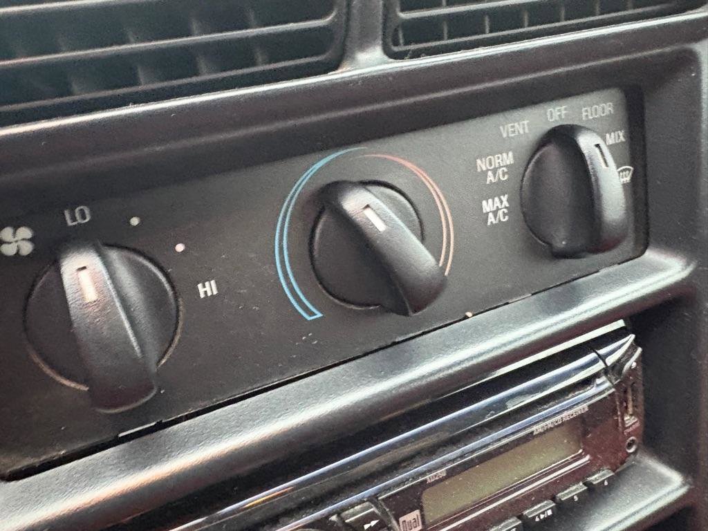 Used 1995 Ford Mustang Convertible image 9