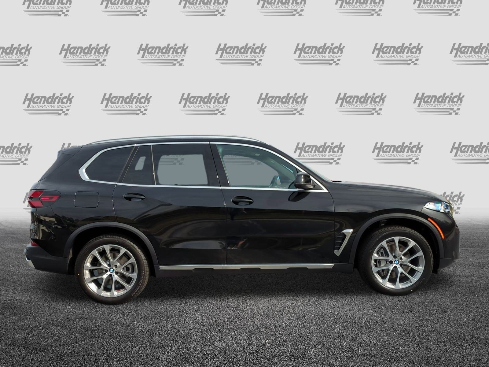 Used 2026 BMW X5 xDrive40i AWD/4WD image 11