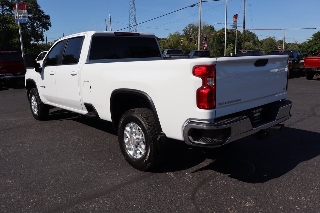 Used 2024 Chevrolet Silverado 3500 LT w/ Z71 Off-Road Package image 3