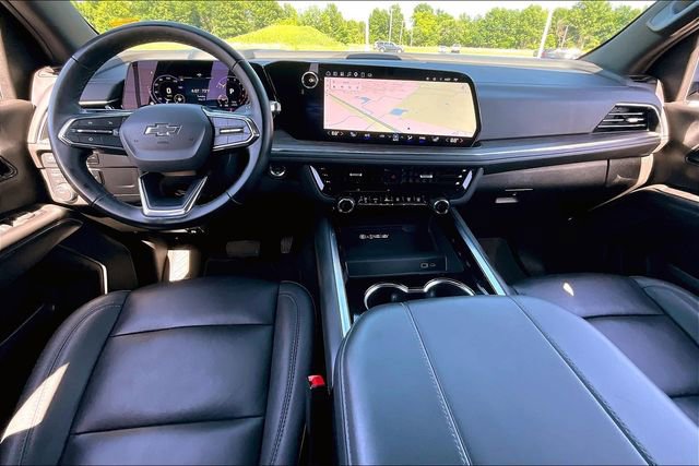 Used 2025 Chevrolet Suburban Z71 AWD/4WD image 7