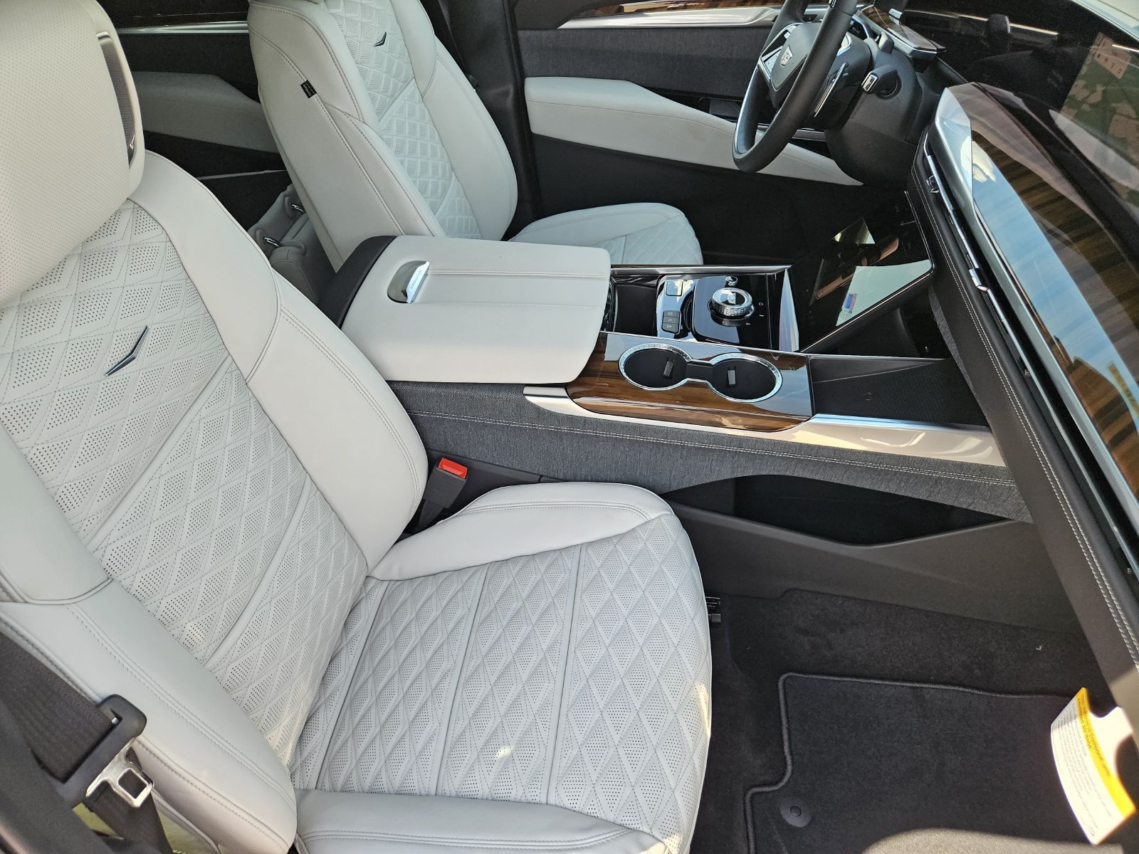 New 2027 Cadillac Escalade Platinum Sport AWD/4WD image 15