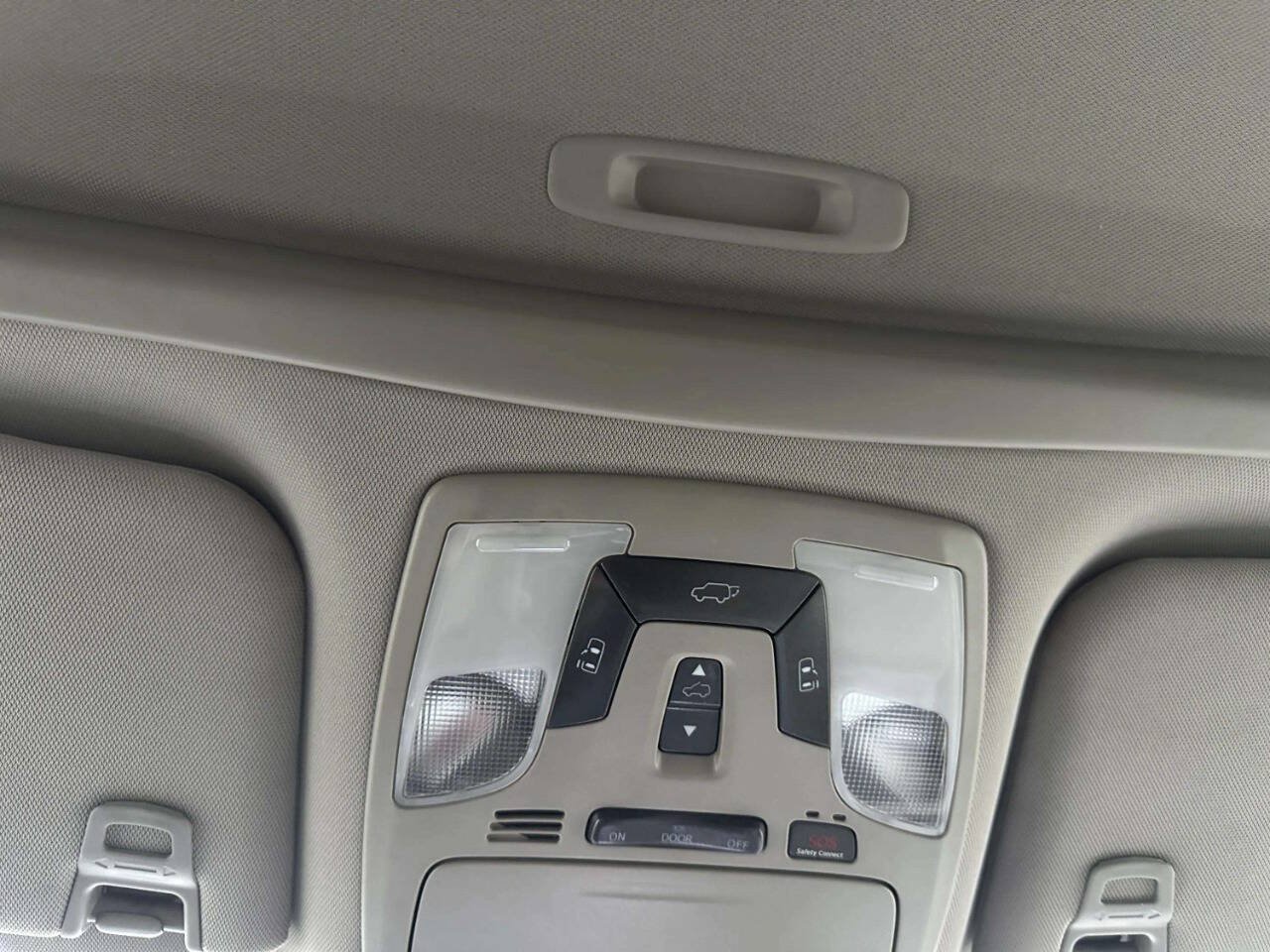 Used 2018 Toyota Sienna XLE FWD image 38