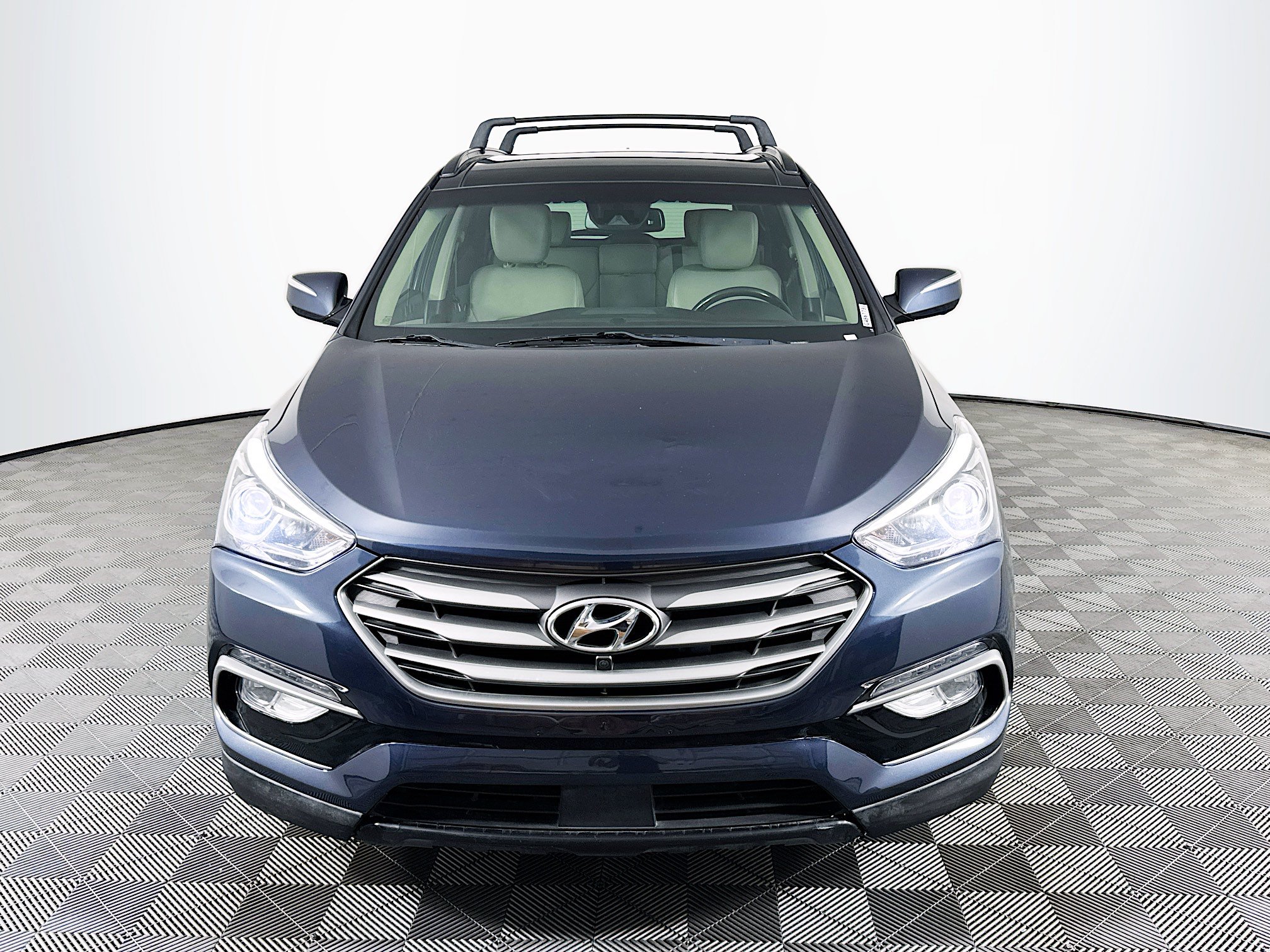Used 2017 Hyundai Santa Fe Sport w/ 2.0T Ultimate Tech Package 05 FWD image 2