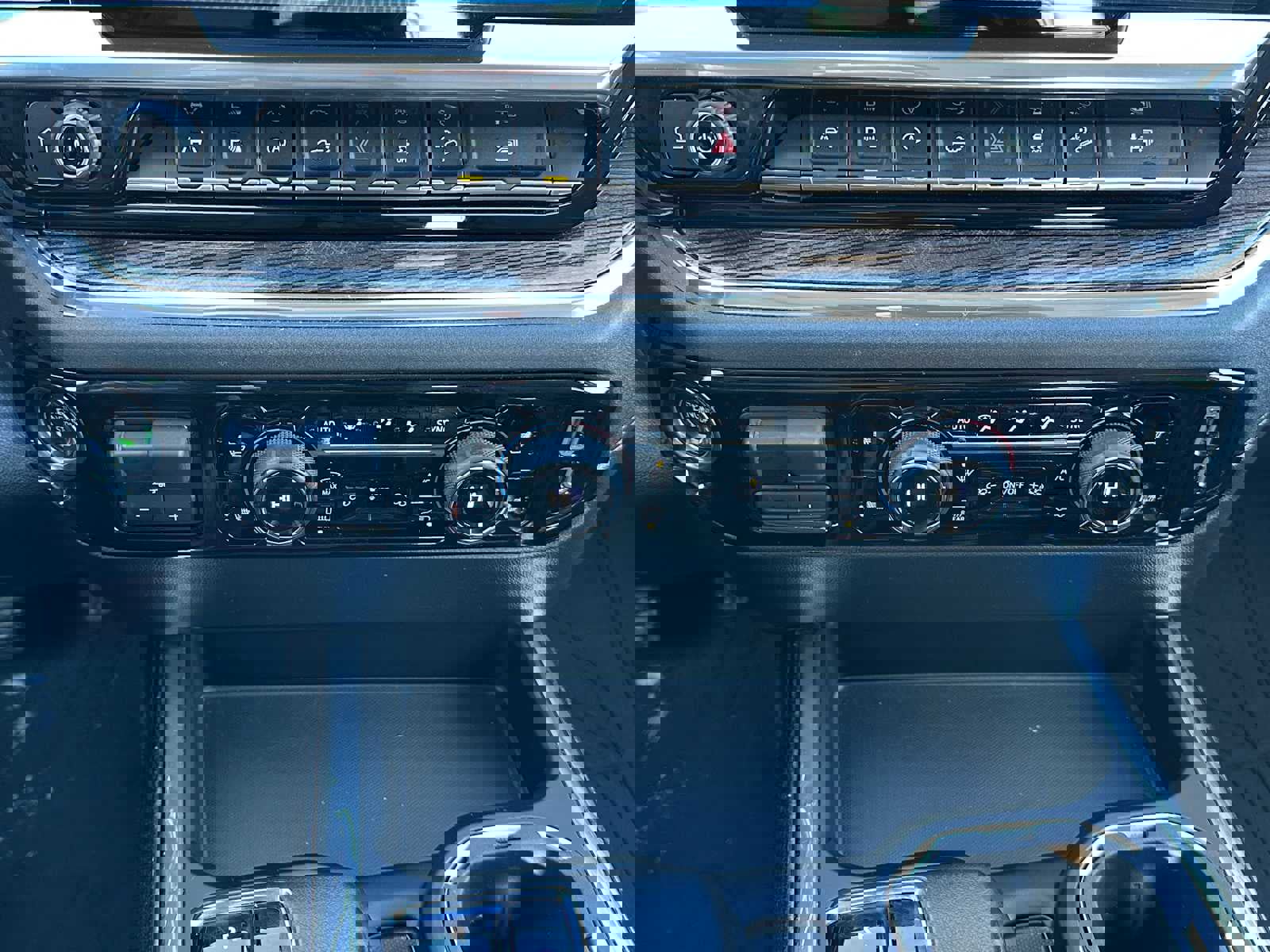 Used 2022 Chevrolet Silverado 1500 LT w/ Diesel Off-Road Package image 27