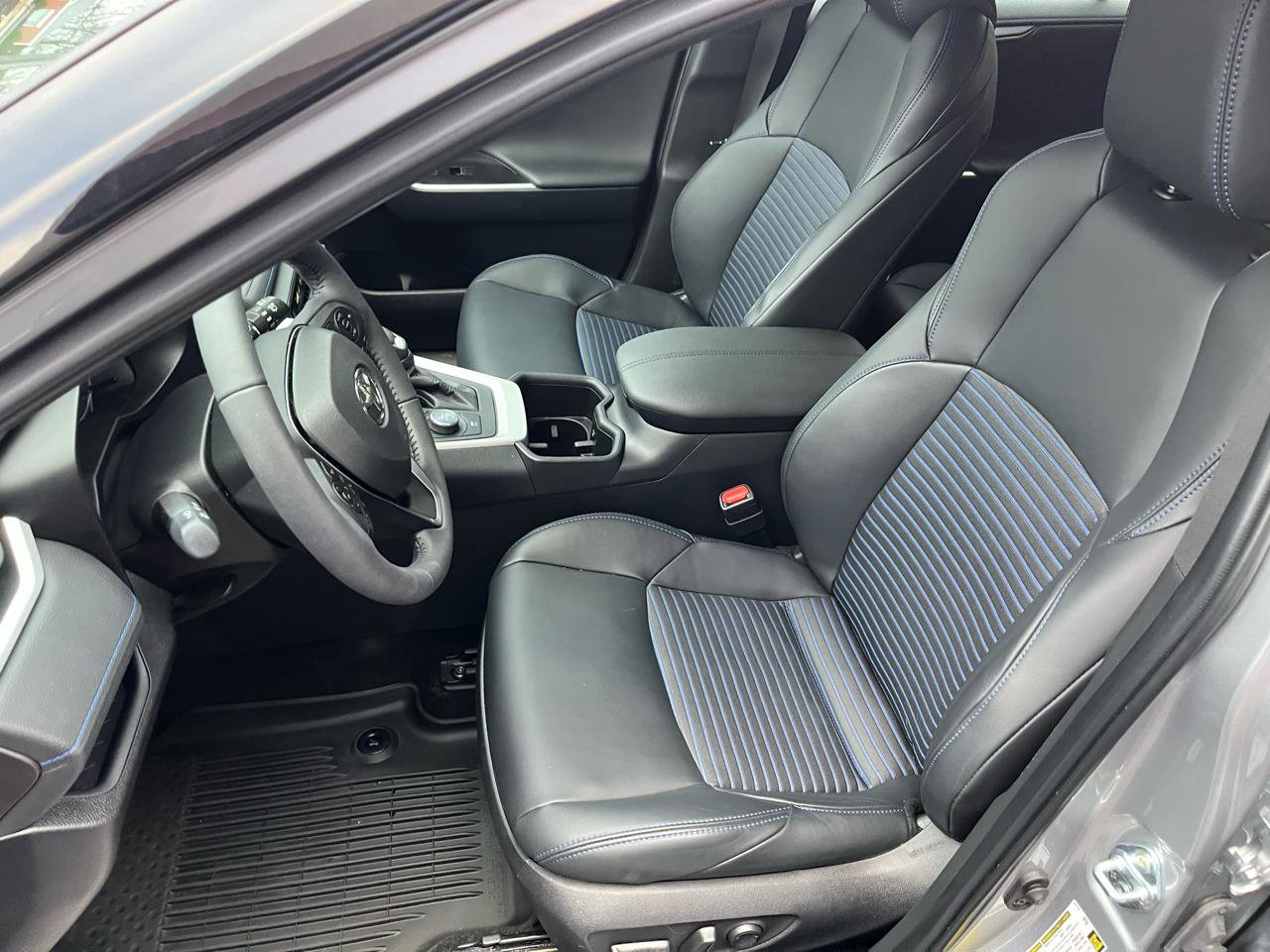 Used 2025 Toyota RAV4 XSE w/ Weather Package image 26