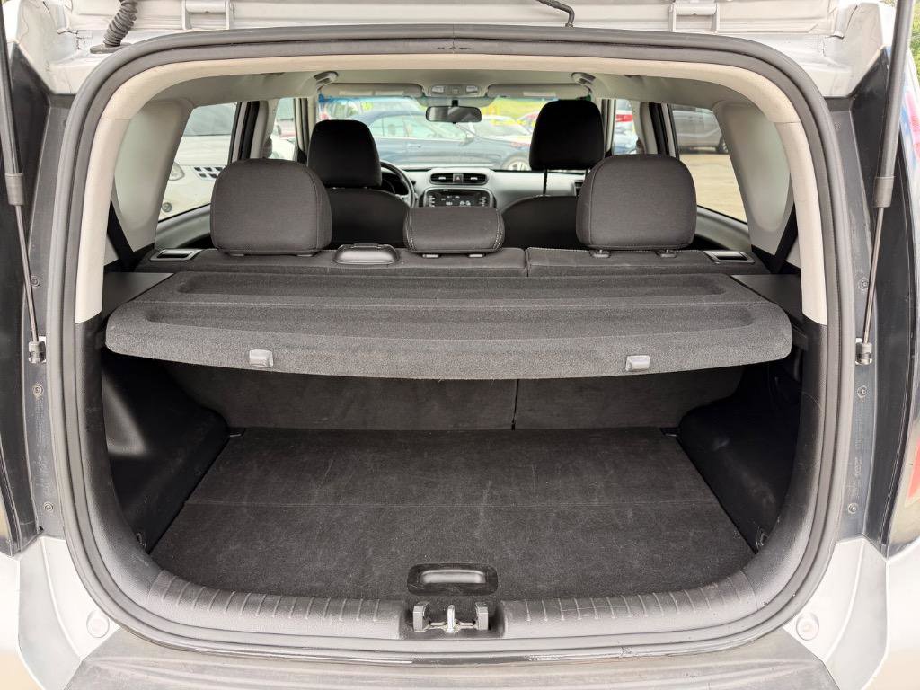 Used 2019 Kia Soul + FWD image 19