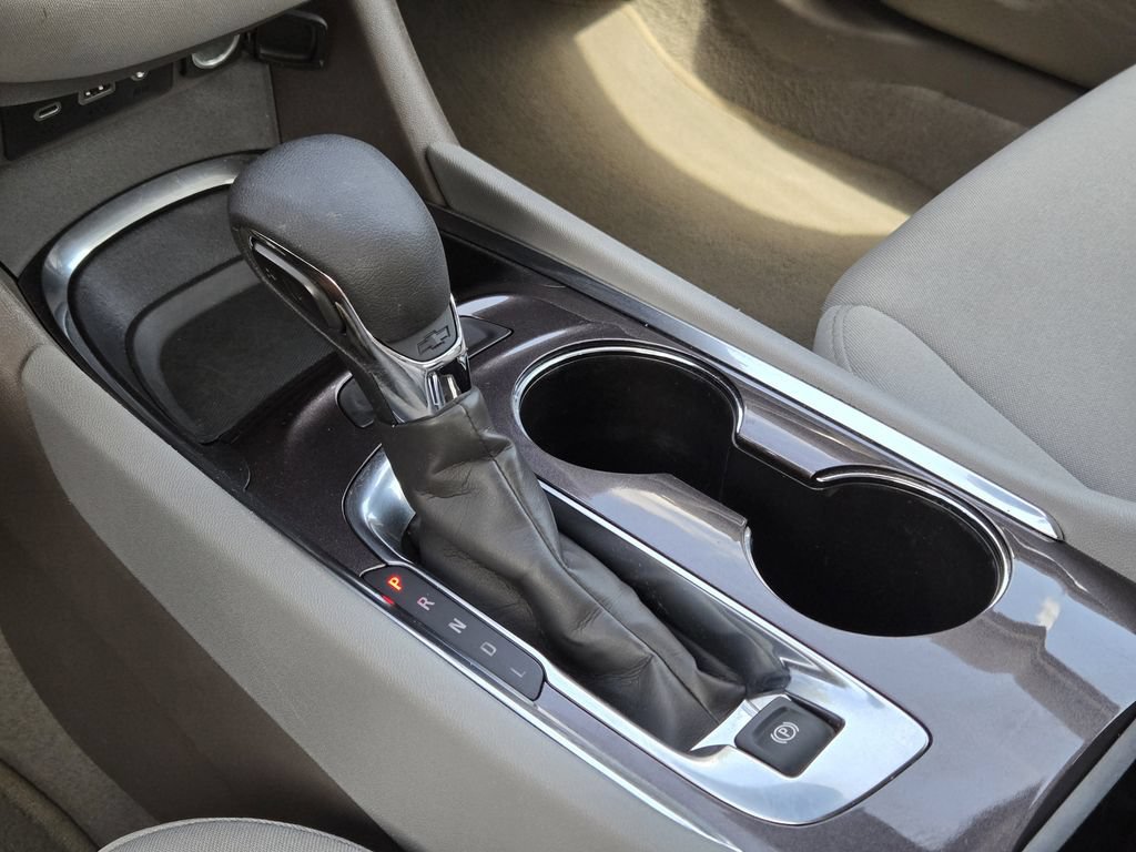 Used 2024 Chevrolet Malibu LT FWD image 9