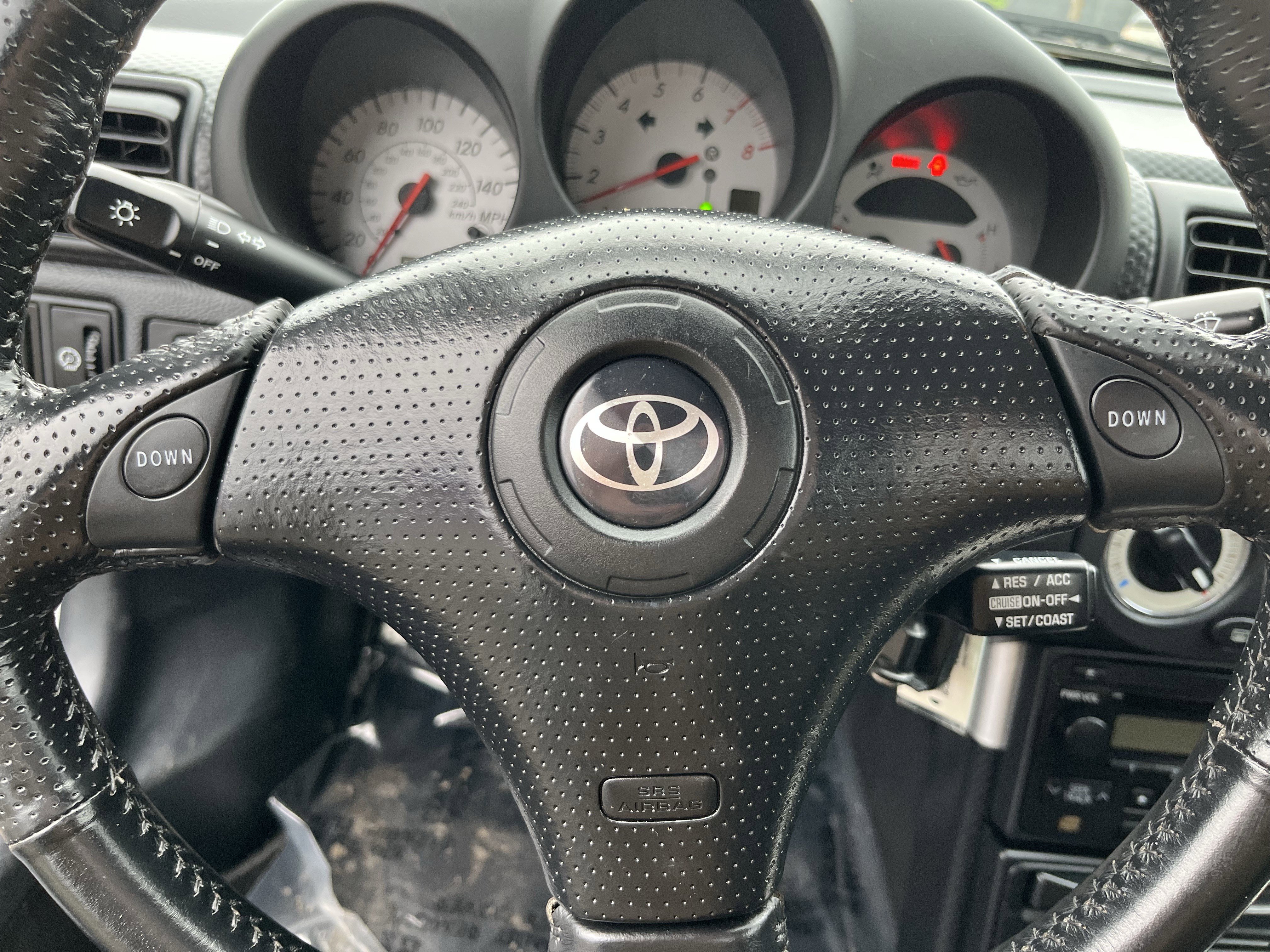 Used 2004 Toyota MR2 image 13