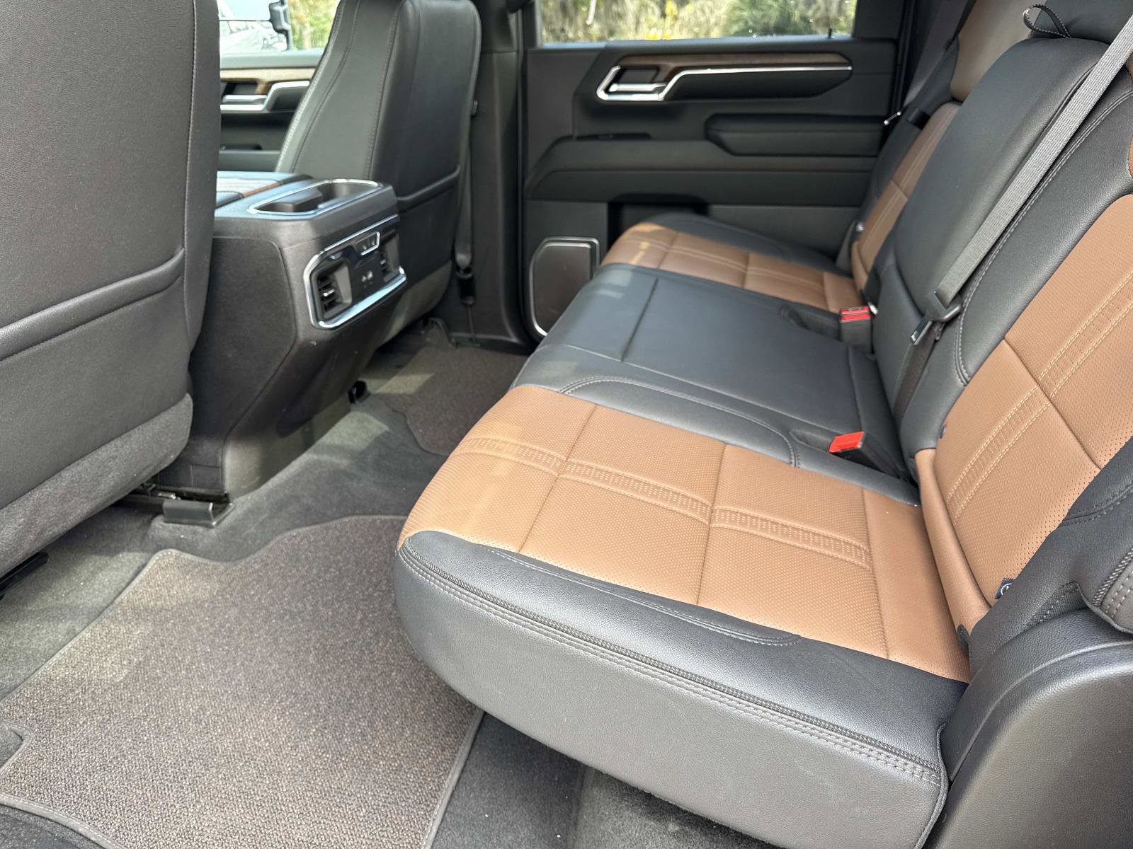 Used 2024 Chevrolet Silverado 2500 High Country image 10