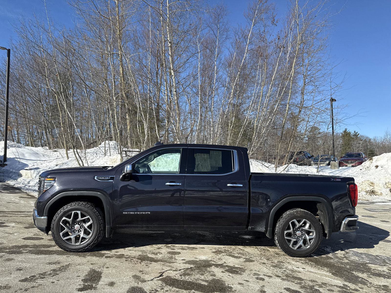 Used 2022 GMC Sierra 1500 SLT w/ SLT Premium Package image 3