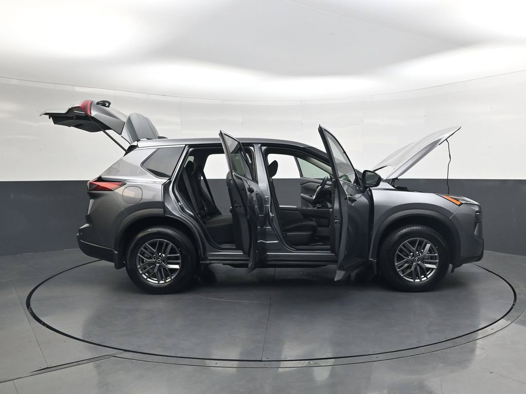 Used 2025 Nissan Rogue S FWD image 40