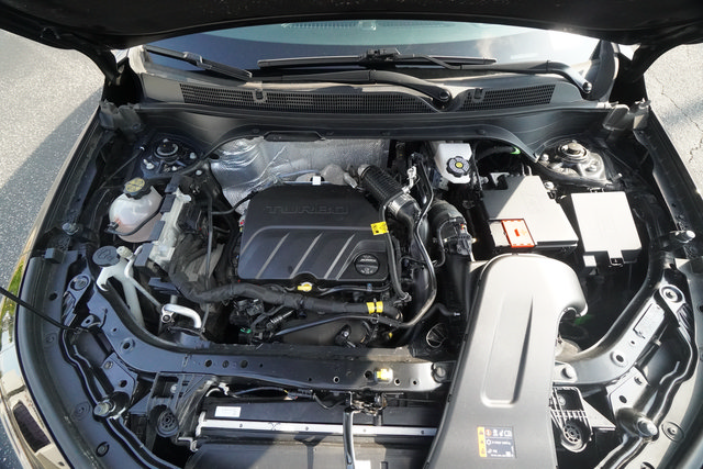 Used 2024 Buick Envista Sport Touring w/ Convenience I Package FWD image 10