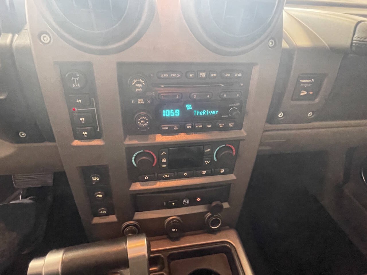 Used 2004 HUMMER H2 AWD/4WD image 21