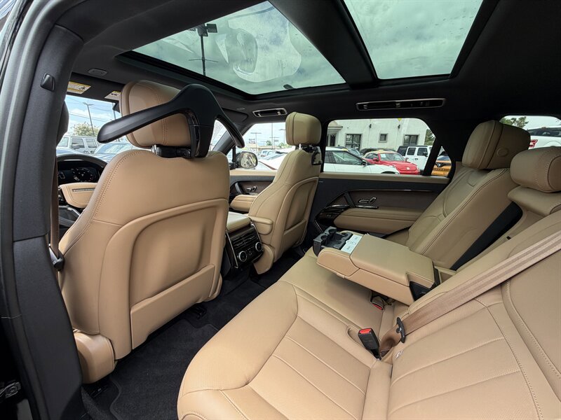 Used 2023 Land Rover Range Rover Sport SE AWD/4WD image 24