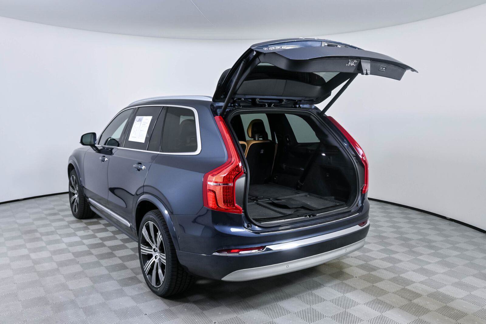 Certified 2022 Volvo XC90 T6 Inscription w/ Advanced Package AWD/4WD image 32