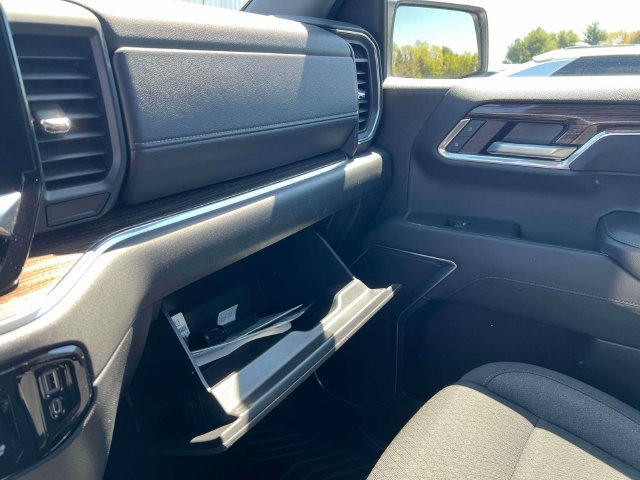 Used 2023 Chevrolet Silverado 1500 LT AWD/4WD image 11