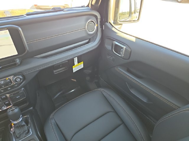 New 2026 Jeep Wrangler Unlimited Sahara AWD/4WD image 12