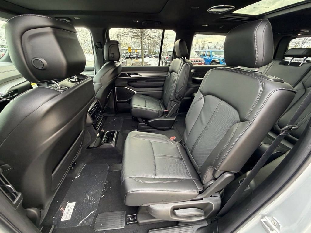 New 2026 Jeep Grand Wagoneer 4WD w/ Premium Group I image 12
