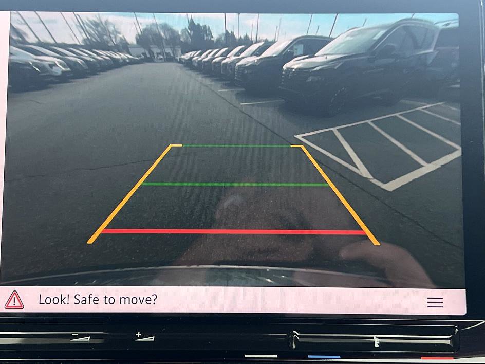 Used 2024 Volkswagen Atlas Cross Sport SE image 24