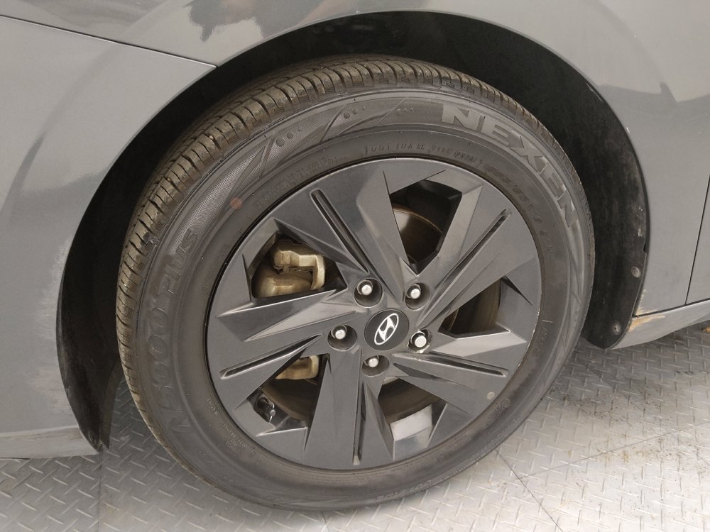 Used 2023 Hyundai Elantra SEL image 31