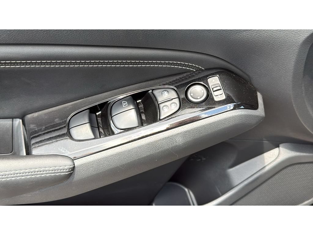 Used 2023 Nissan Altima 2.5 SL AWD/4WD image 14