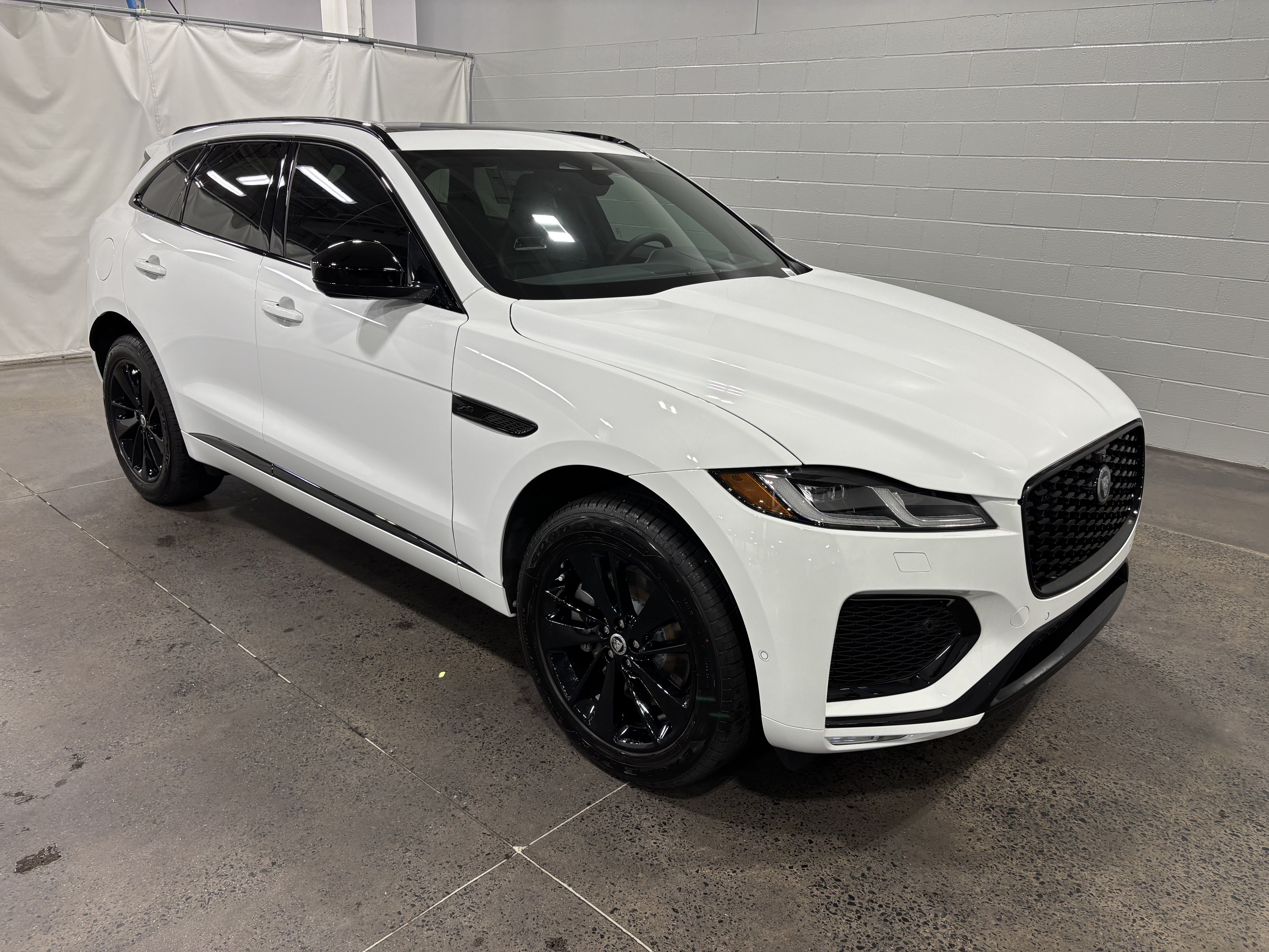 New 2026 Jaguar F-PACE R-Dynamic S AWD/4WD image 11