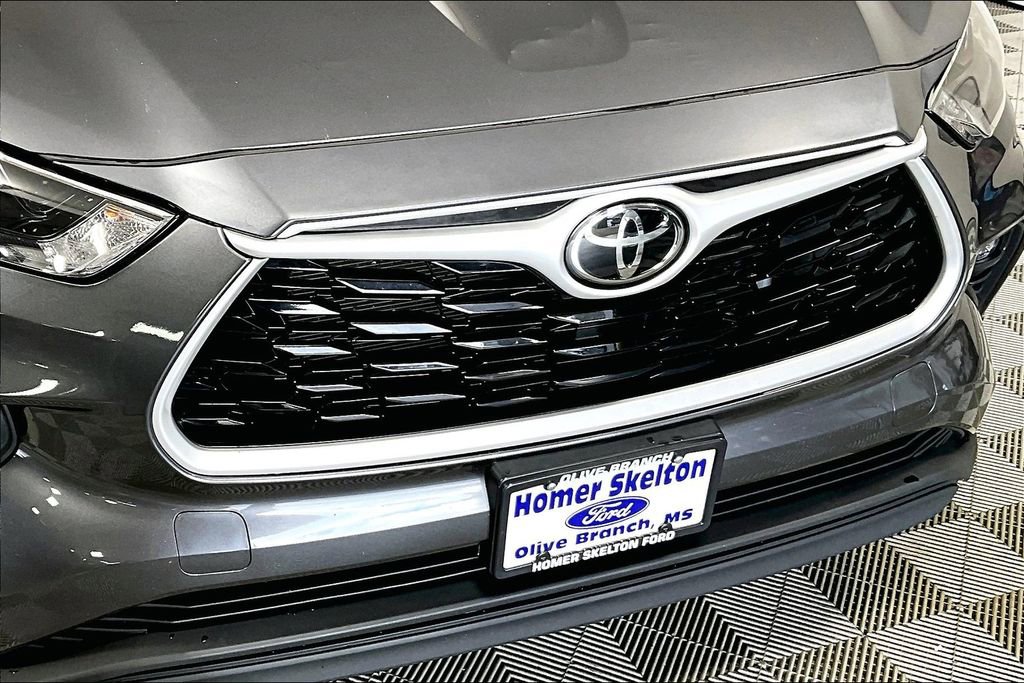 Used 2022 Toyota Highlander XLE image 30