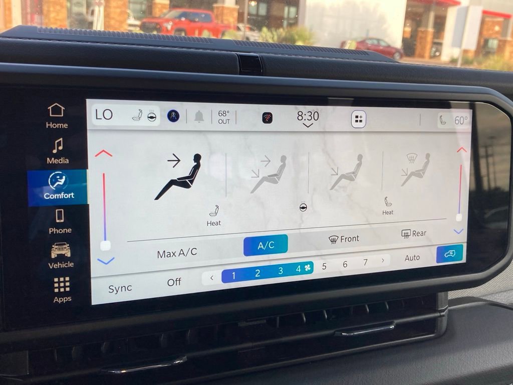 Used 2025 Jeep Wrangler Unlimited Sahara image 18