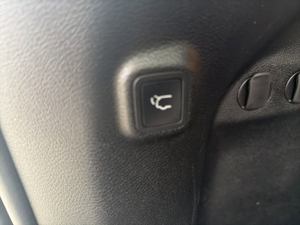 Used 2019 Jeep Cherokee Trailhawk image 31