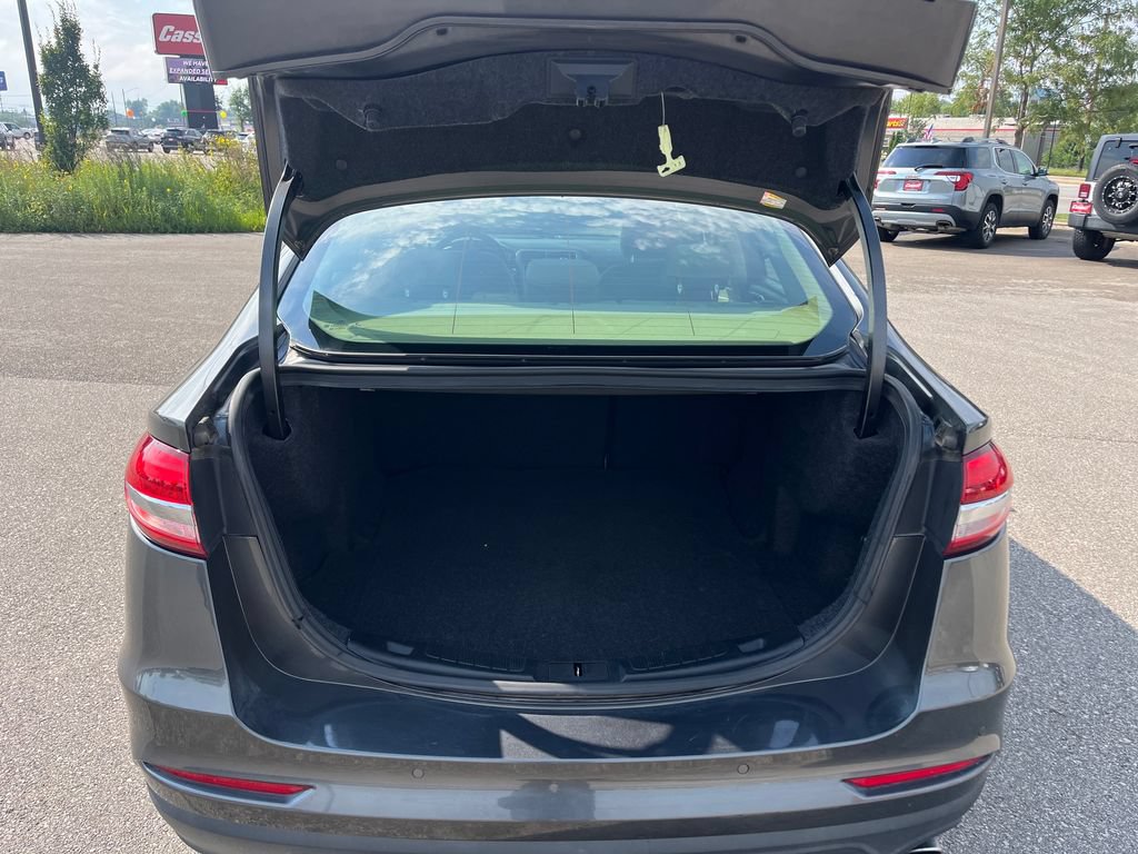 Used 2019 Ford Fusion SE FWD image 23