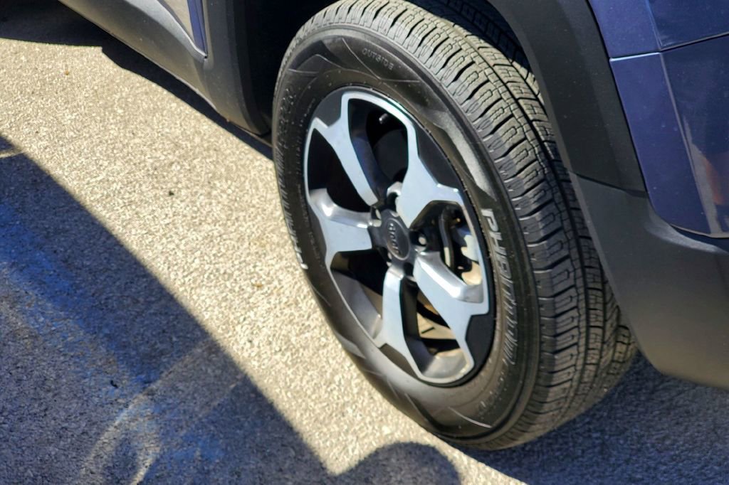 Used 2019 Jeep Renegade Trailhawk w/ UConnect 8.4 Nav Group image 4