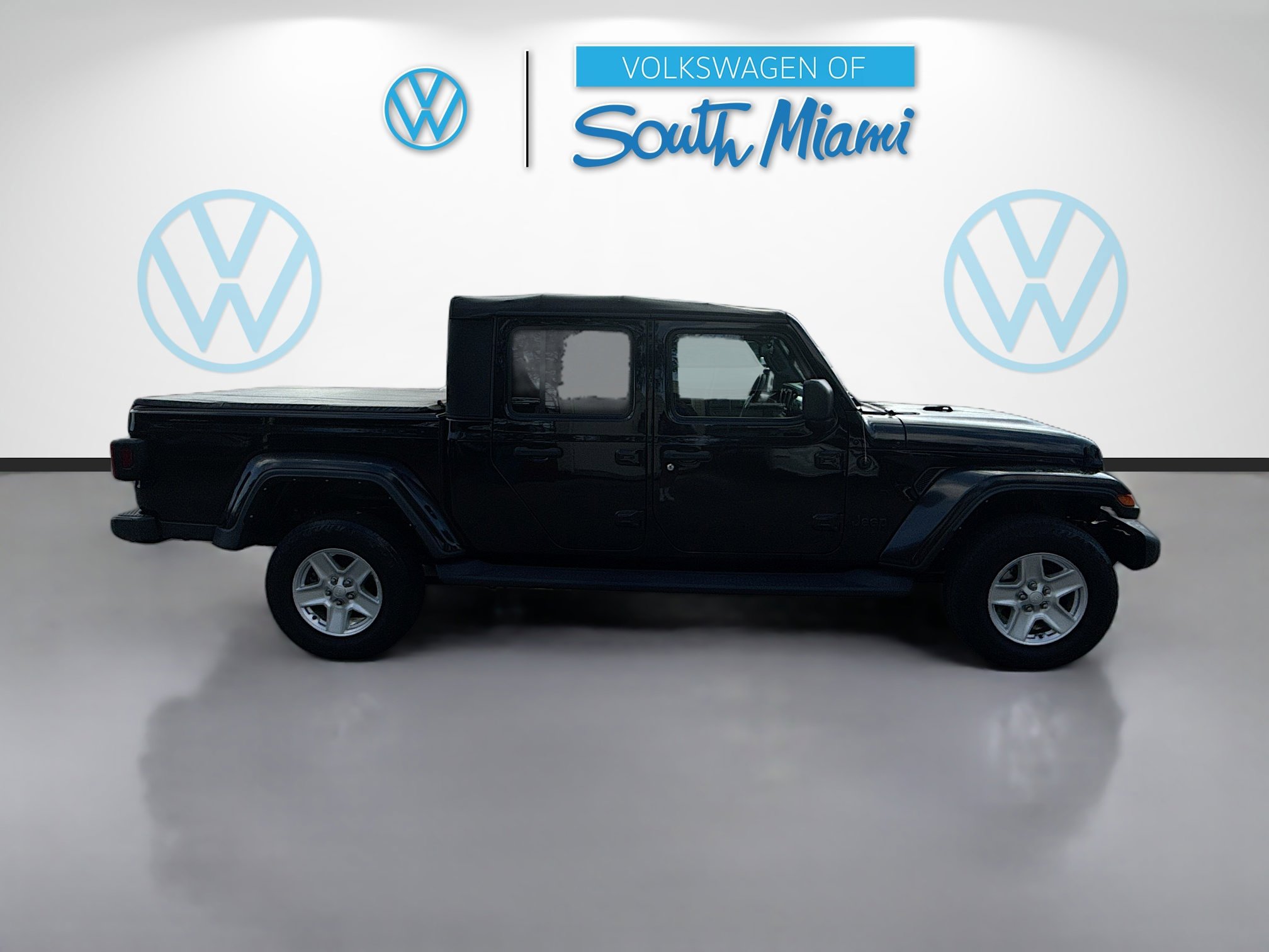 Used 2022 Jeep Gladiator Sport image 8