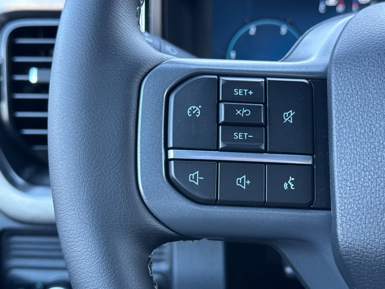 New 2026 Ford F350 Lariat w/ FX4 Off-Road Package image 27