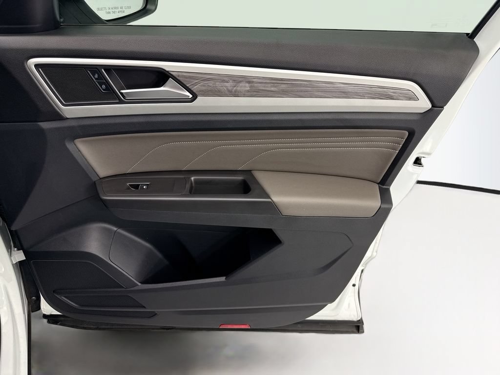 Certified 2023 Volkswagen Atlas Cross Sport SE w/ Panoramic Sunroof Package FWD image 23