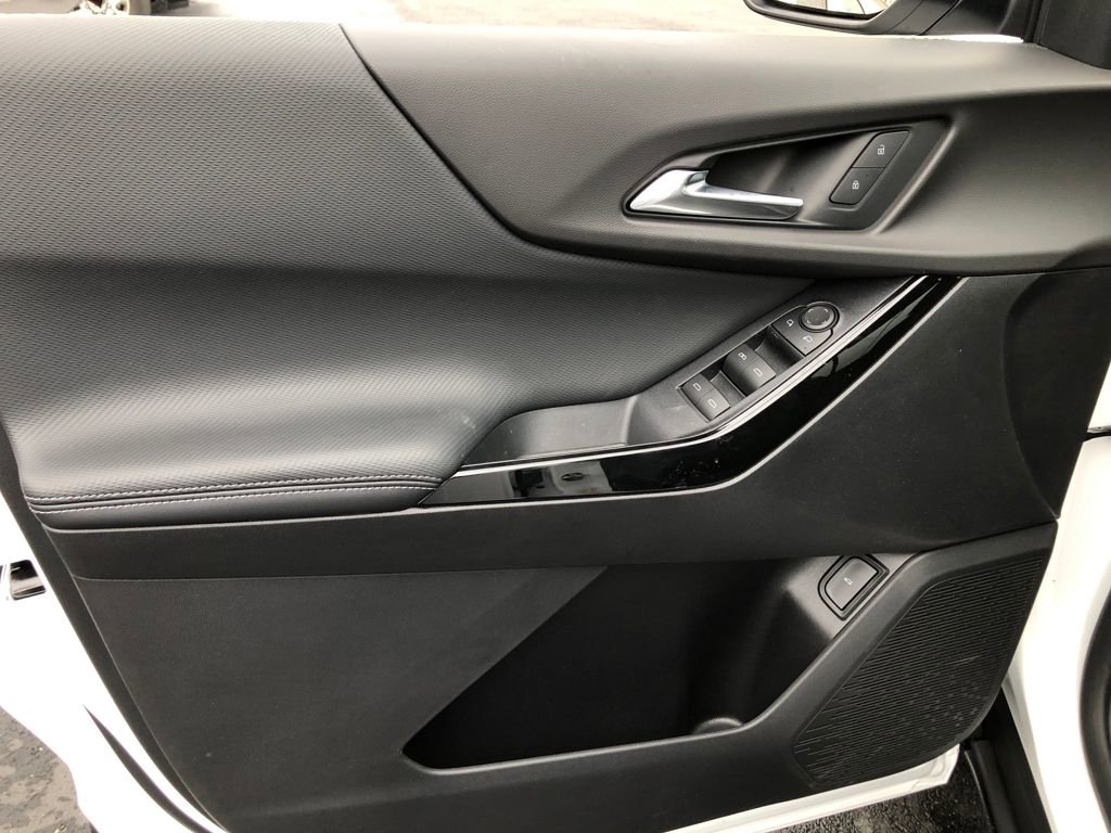 New 2026 Chevrolet Equinox LT w/ Convenience Package II image 17