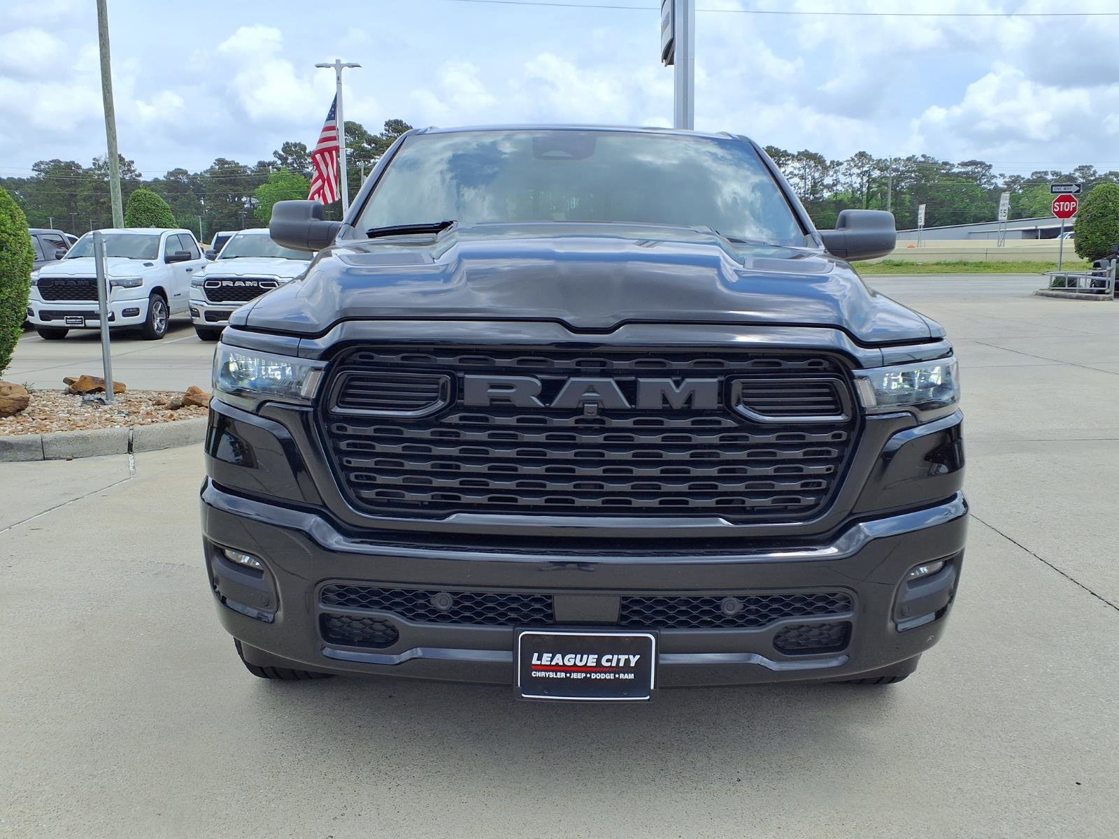 New 2026 RAM 1500 Express AWD/4WD image 5