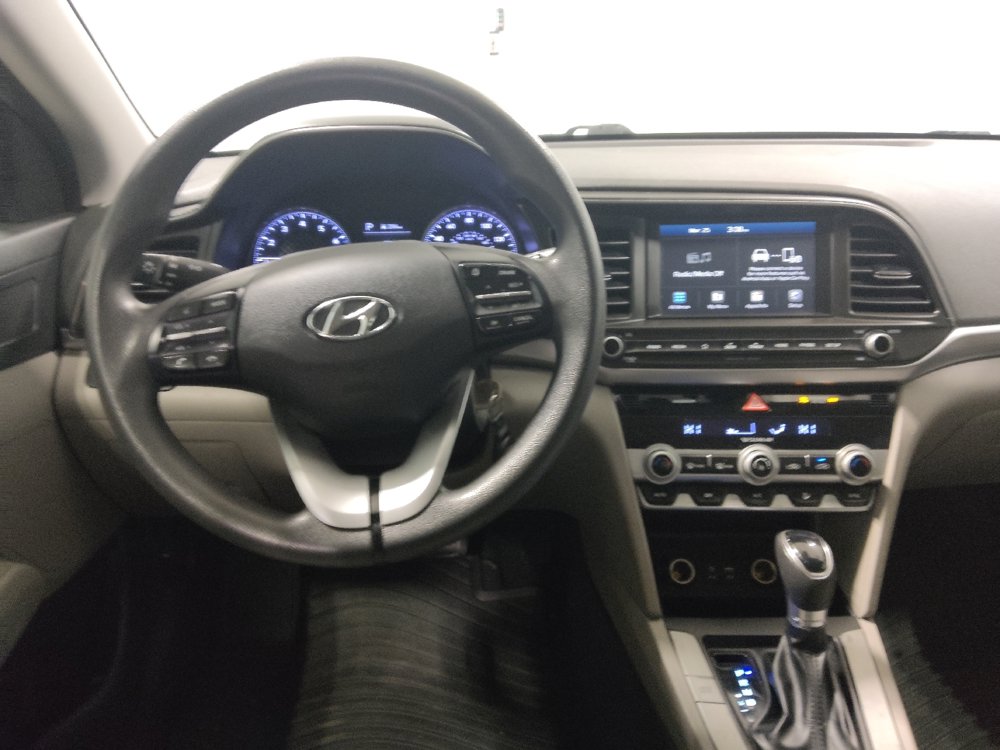 Used 2020 Hyundai Elantra SEL FWD image 22