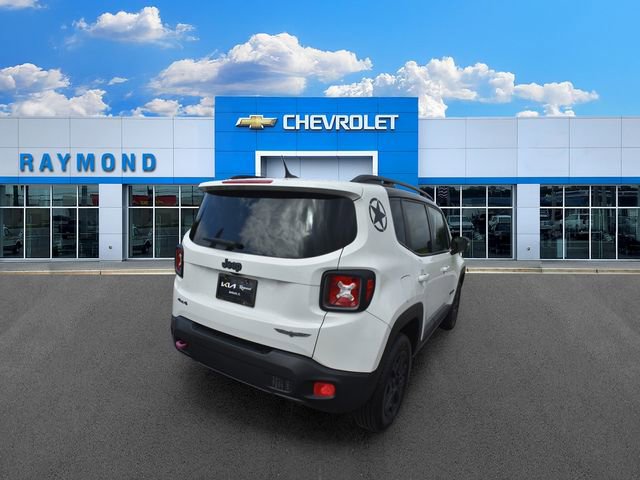 Used 2017 Jeep Renegade Trailhawk AWD/4WD image 3