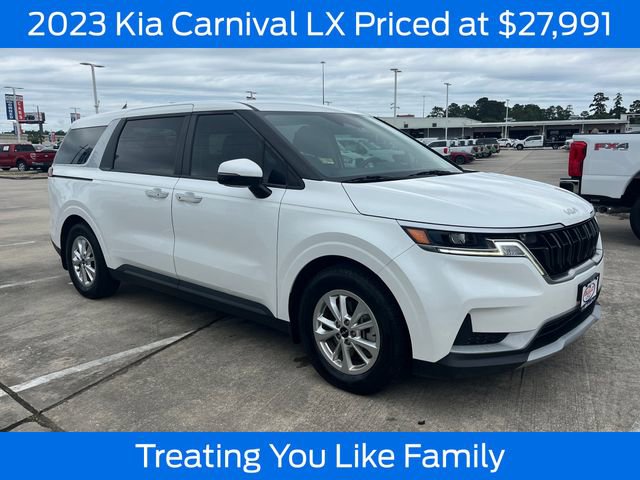 Used 2023 Kia Carnival LX FWD image 1