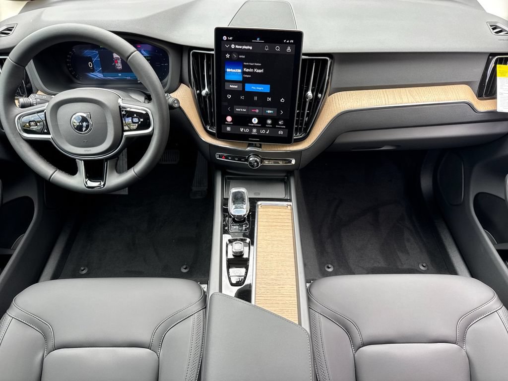 New 2026 Volvo XC60 T8 Plus w/ Climate Package PRO AWD/4WD image 12