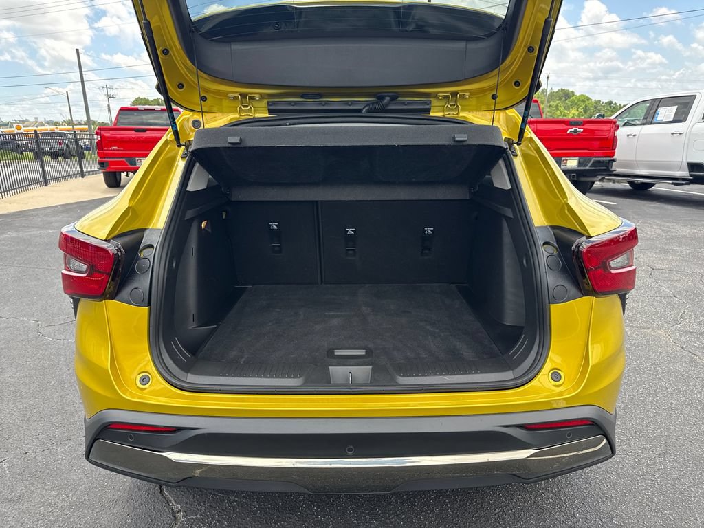 Used 2025 Chevrolet Trax ACTIV w/ Sunroof Package FWD image 19