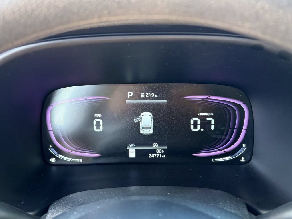 Used 2025 Kia Soul LX FWD image 32