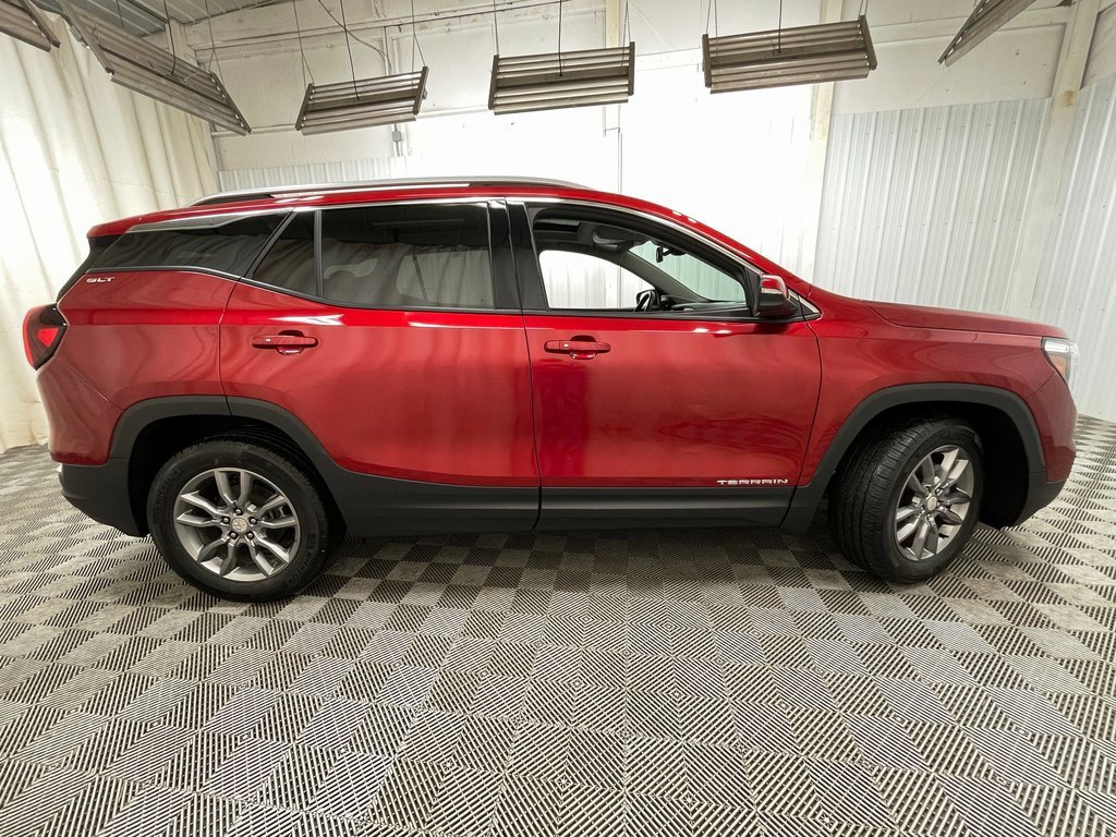 Used 2024 GMC Terrain SLT image 20
