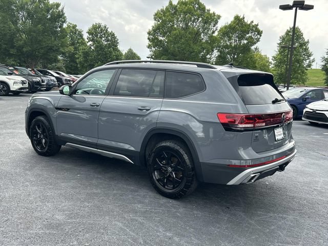 Used 2024 Volkswagen Atlas Peak Edition SE AWD/4WD image 6