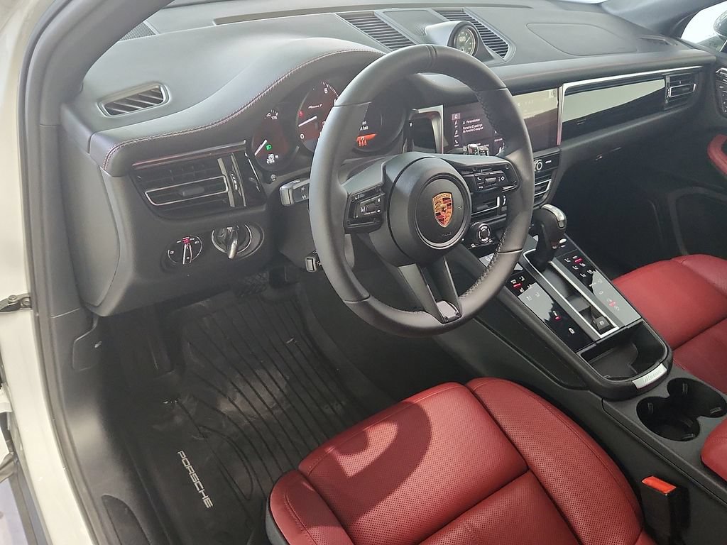 New 2026 Porsche Macan Turbo AWD/4WD image 4