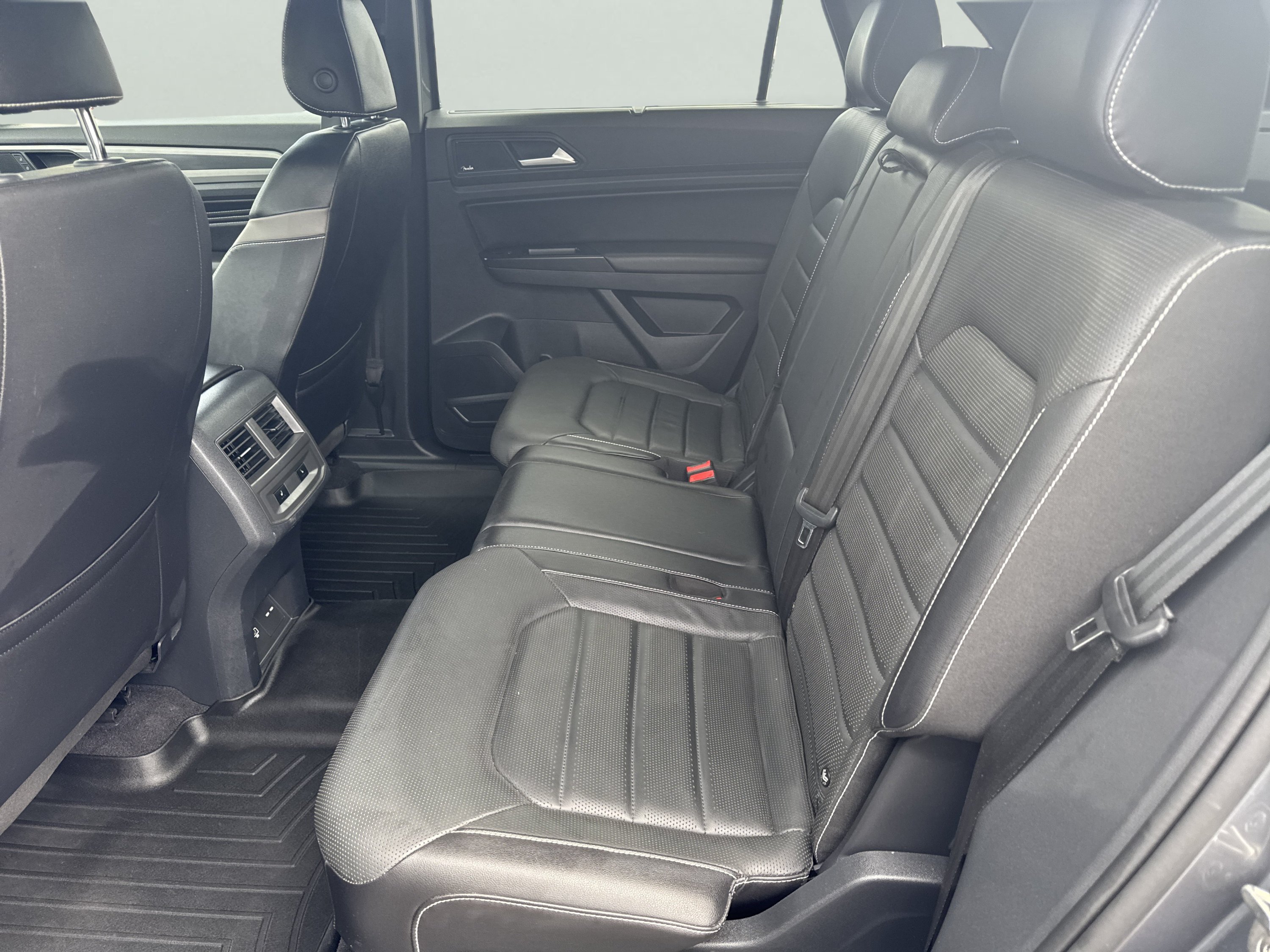 Used 2020 Volkswagen Atlas Cross Sport SEL Premium R-Line AWD/4WD image 19