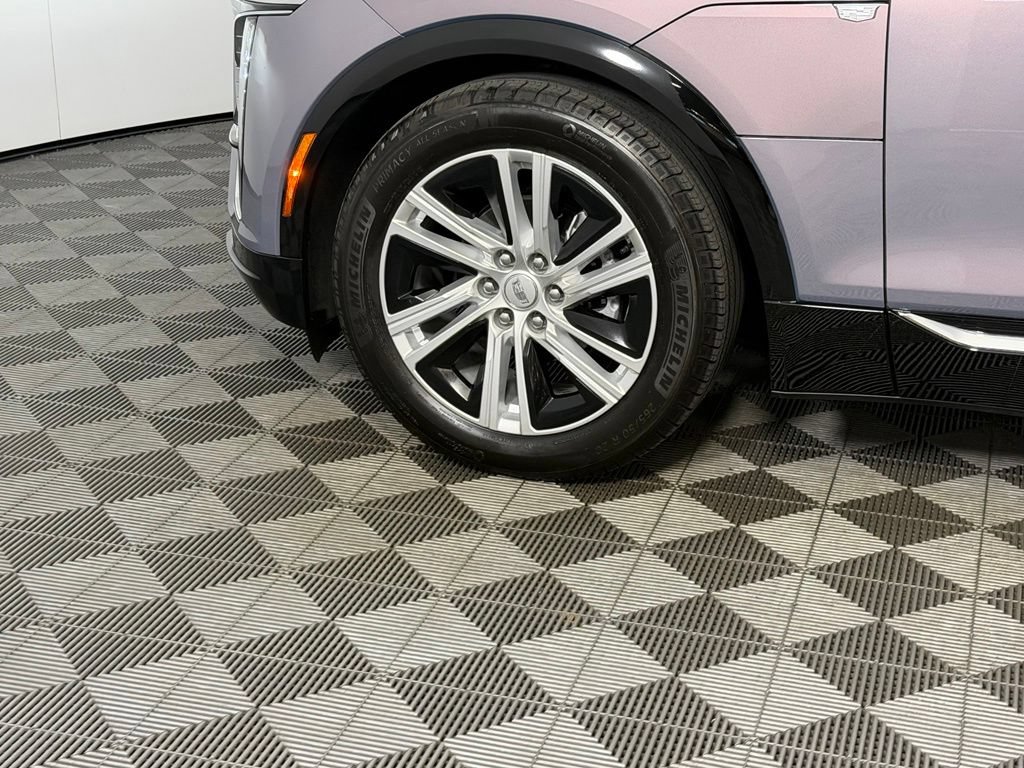Used 2024 Cadillac Lyriq Tech RWD image 11