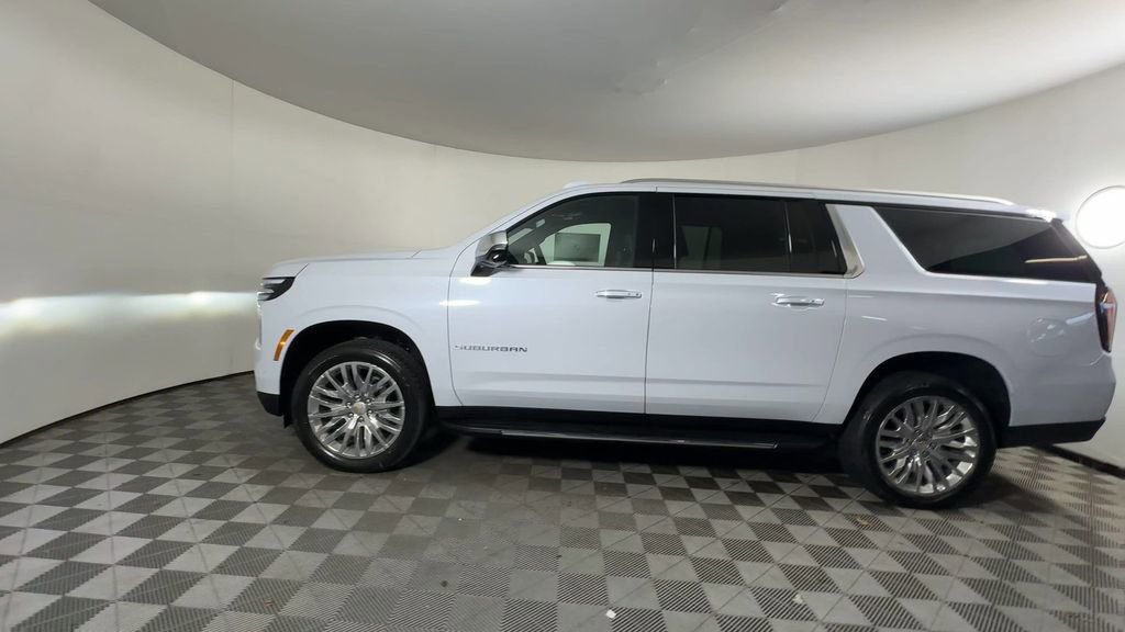 New 2026 Chevrolet Suburban Premier image 5