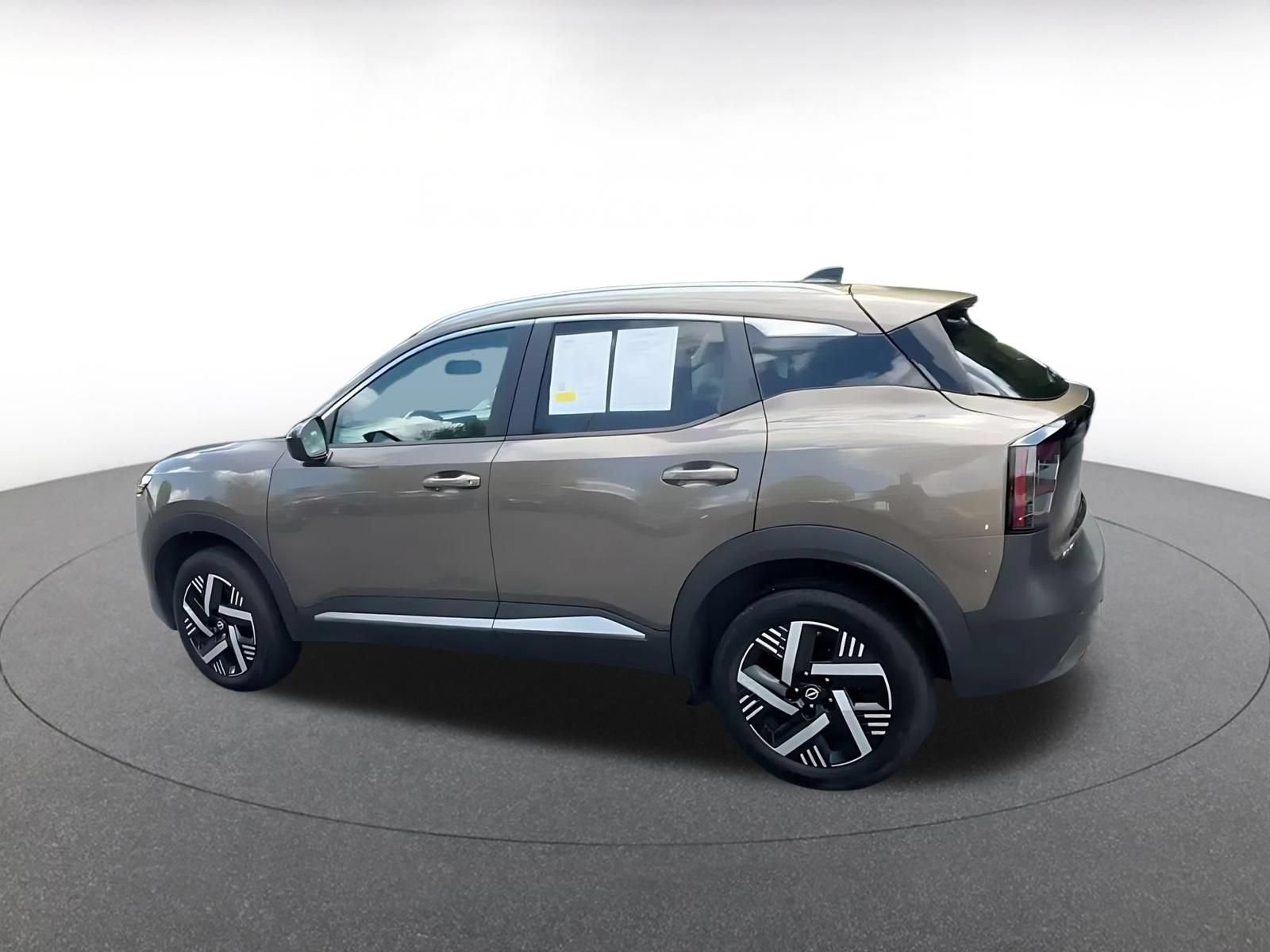 Used 2026 Nissan Kicks SV w/ Cold Weather Package FWD image 10